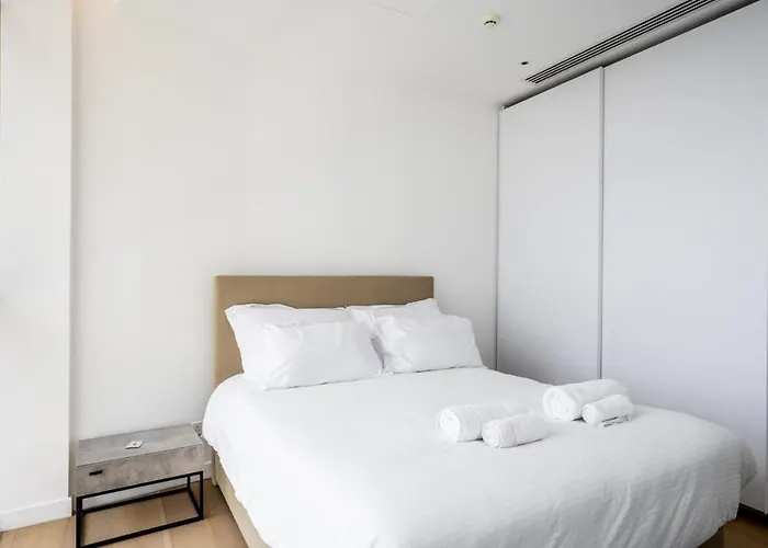 360 - 2 Bedrooms Luxury *