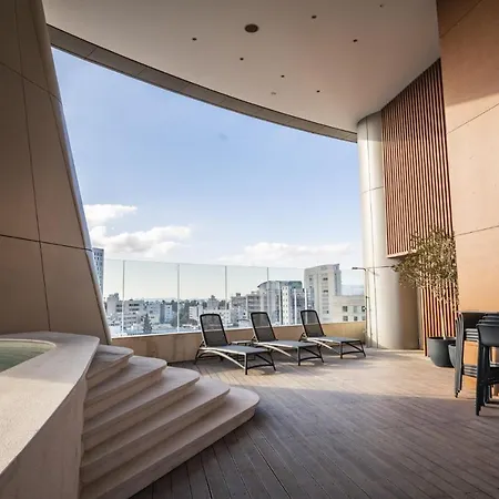 360 - 2 Bedrooms Luxury Apartment *