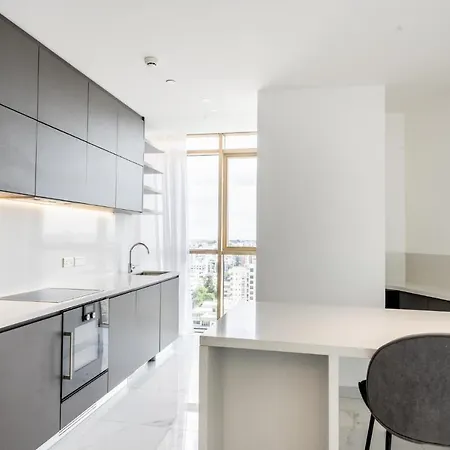 360 - 2 Bedrooms Luxury Apartamento Nicósia