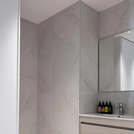 360 - 2 Bedrooms Luxury * Nicósia