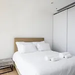 360 - 2 Bedrooms Luxury *
