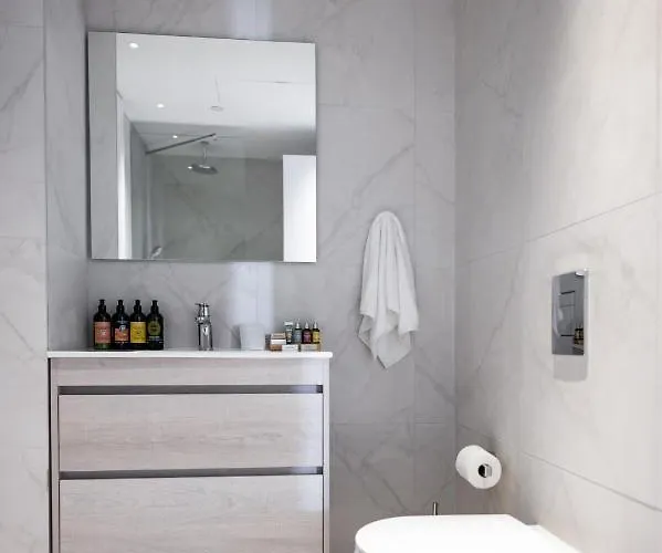 360 - 2 Bedrooms Luxury Apartment