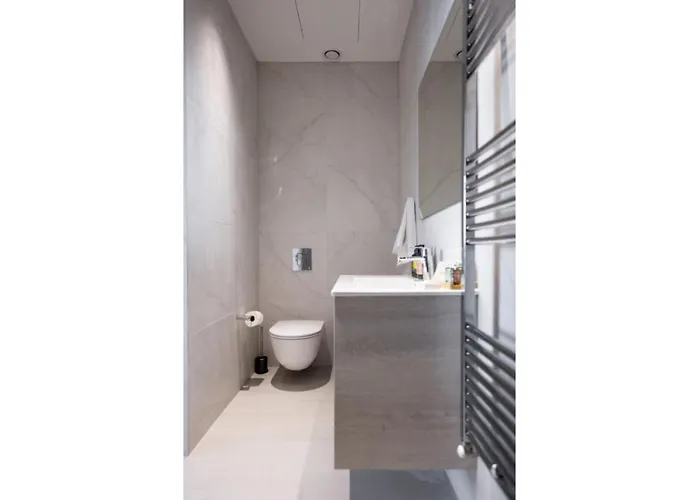 360 - 2 Bedrooms Luxury *